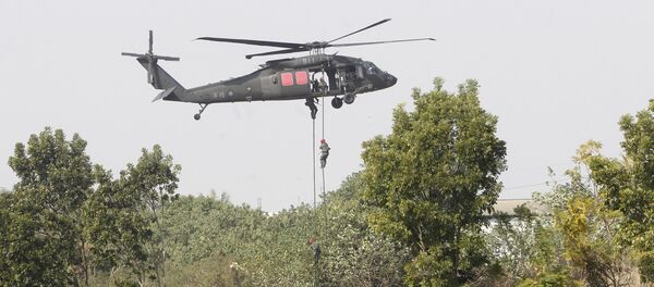 Vùng đất quân sự Đài Loan từ trực thăng trong cuộc tập trận quân sự ở khu vực Đài Trung - Sputnik Việt Nam