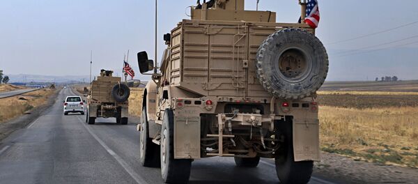 Quân đội Hoa Kỳ gần thành phố Dahuk của Iraq Quân đội Hoa Kỳ gần thành phố Dahuk của Iraq - Sputnik Việt Nam