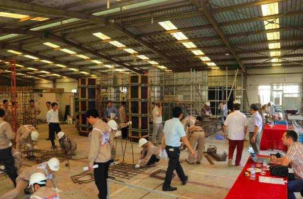 Căng thẳng Mỹ – Iran: Việt Nam rà soát lao động ở Trung Đông - Sputnik Việt Nam