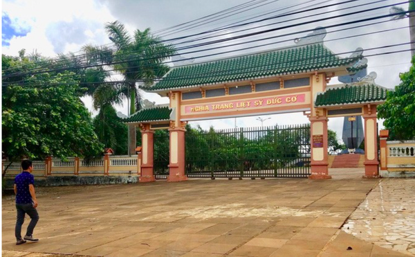 Chủ tịch UBND huyện ở Gia Lai bị bắt vì tham ô tiền xây nghĩa trang liệt sĩ Chủ tịch UBND huyện ở Gia Lai bị bắt vì tham ô tiền xây nghĩa trang liệt sĩ - Sputnik Việt Nam