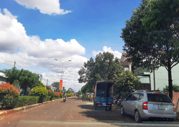 Chủ tịch UBND huyện ở Gia Lai bị bắt vì tham ô tiền xây nghĩa trang liệt sĩ Chủ tịch UBND huyện ở Gia Lai bị bắt vì tham ô tiền xây nghĩa trang liệt sĩ - Sputnik Việt Nam