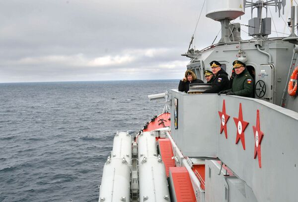 Tổng thống Putin: Nga phải củng cố vị thế của một cường quốc biển trong thế kỷ 21 - Sputnik Việt Nam