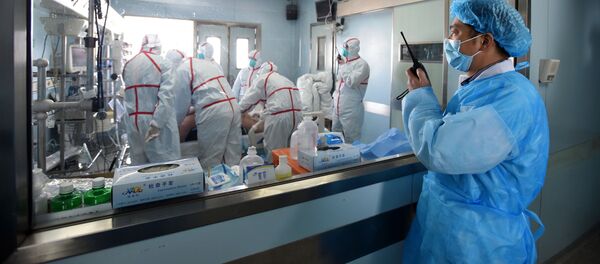 Bác sĩ Trung Quốc tại khoa truyền nhiễm của một bệnh viện ở Vũ Hán - Sputnik Việt Nam