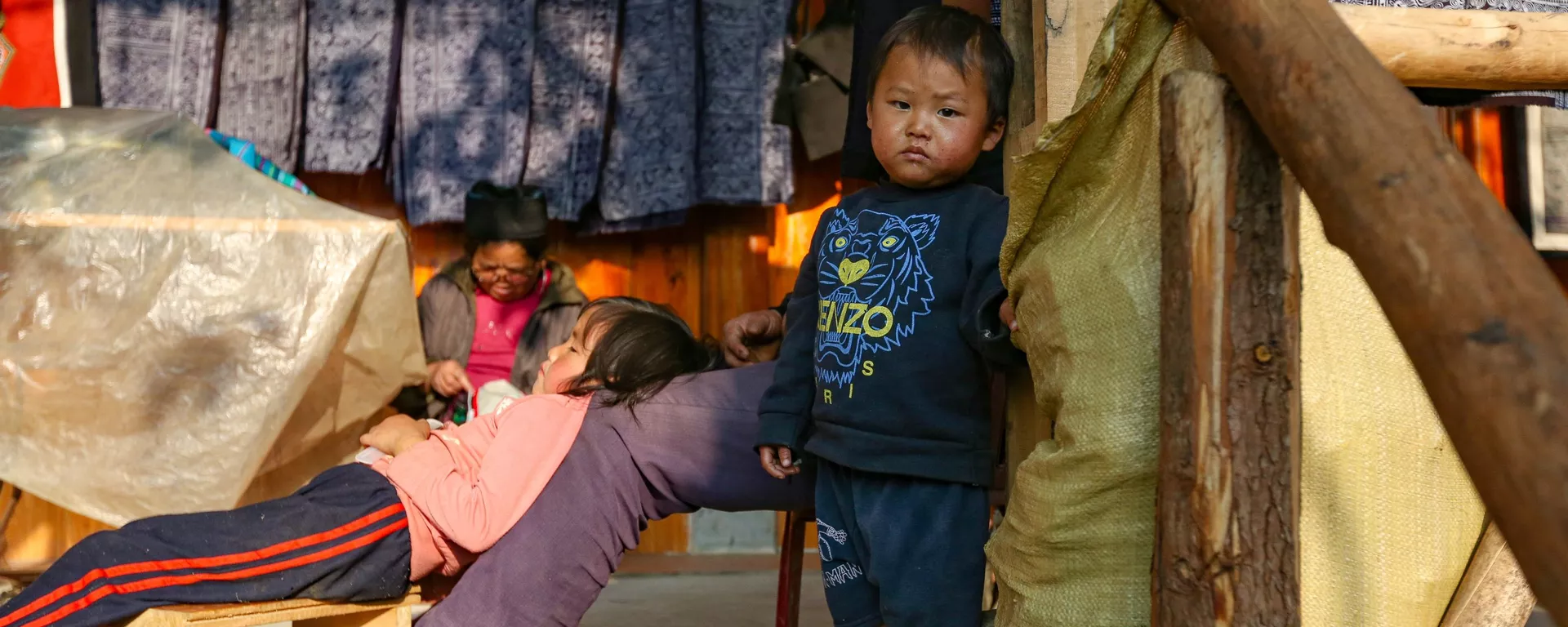 Trẻ em H'mong ở tỉnh Lào Cai, Việt Nam - Sputnik Việt Nam, 1920, 08.12.2025