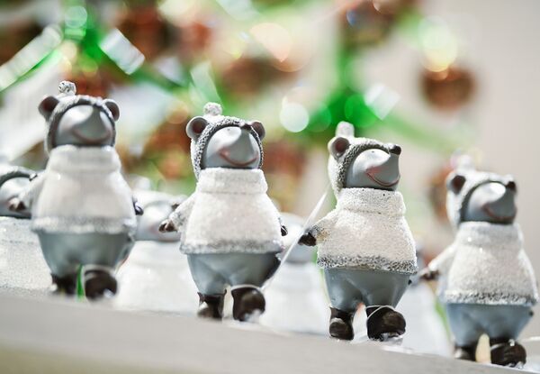 Quà tặng và quà lưu niệm Năm mới tại cửa hàng TsUM ở Moskva Quà tặng và quà lưu niệm Năm mới tại cửa hàng TsUM ở Moskva - Sputnik Việt Nam
