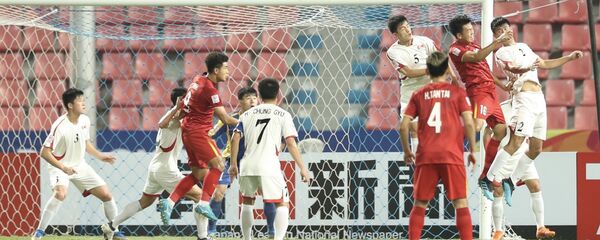 Pha đánh đầu của cầu thủ U23 Việt Nam. - Sputnik Việt Nam