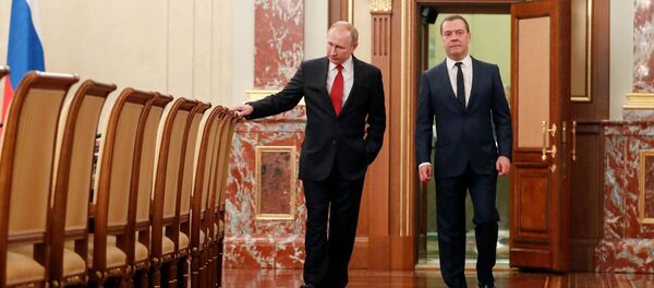 Tổng thống LB Nga Vladimir Putin và Phó chủ tịch Hội đồng An ninh Dmitry Medvedev Tổng thống LB Nga Vladimir Putin và Phó chủ tịch Hội đồng An ninh Dmitry Medvedev - Sputnik Việt Nam