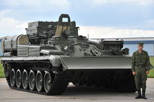 BREM-1M — Phương tiện «hỗ trợ kỹ thuật» cho xe tăng T-90 BREM-1M — Phương tiện «hỗ trợ kỹ thuật» cho xe tăng T-90 - Sputnik Việt Nam