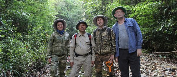 Các nhà khoa học của Viện Sinh học vùng biển phía Nam (Crưm) làm việc tại Việt Nam. - Sputnik Việt Nam