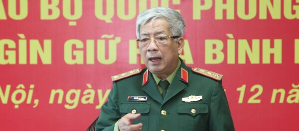 Thượng tướng Nguyễn Chí Vịnh, Thứ trưởng Bộ Quốc phòng, Tổ trưởng Tổ công tác liên ngành, Trưởng Ban Chỉ đạo Bộ Quốc phòng về tham gia hoạt động gìn giữ hoà bình Liên hợp quốc chủ trì cuộc họp. - Sputnik Việt Nam