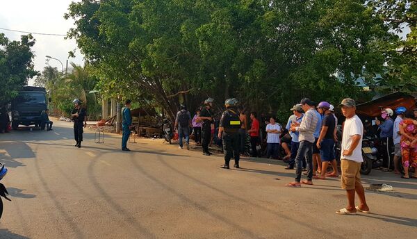 Giám đốc Công an TP.HCM thông tin về việc vây bắt kẻ xả súng ở Củ Chi Giám đốc Công an TP.HCM thông tin về việc vây bắt kẻ xả súng ở Củ Chi - Sputnik Việt Nam