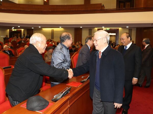 Bộ Chính trị tổ chức gặp mặt nguyên lãnh đạo cấp cao của Đảng, Nhà nước Bộ Chính trị tổ chức gặp mặt nguyên lãnh đạo cấp cao của Đảng, Nhà nước - Sputnik Việt Nam