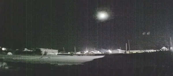 Video ghi cảnh thiên thạch rơi ở Ural lên mạng Video ghi cảnh thiên thạch rơi ở Ural lên mạng - Sputnik Việt Nam