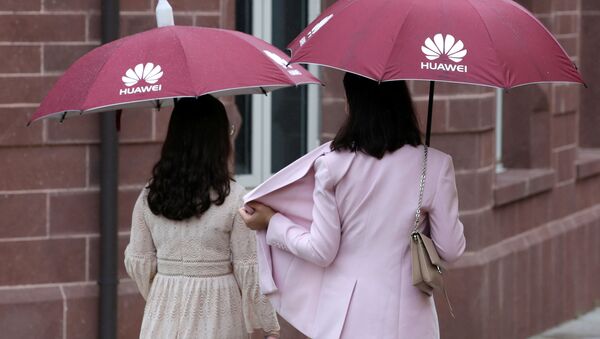 Khách thăm văn phòng Huawei - Sputnik Việt Nam