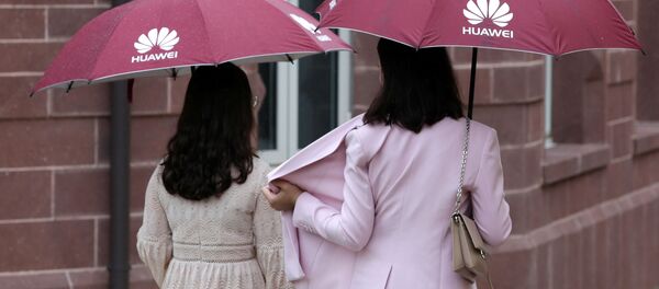 Khách thăm văn phòng Huawei - Sputnik Việt Nam