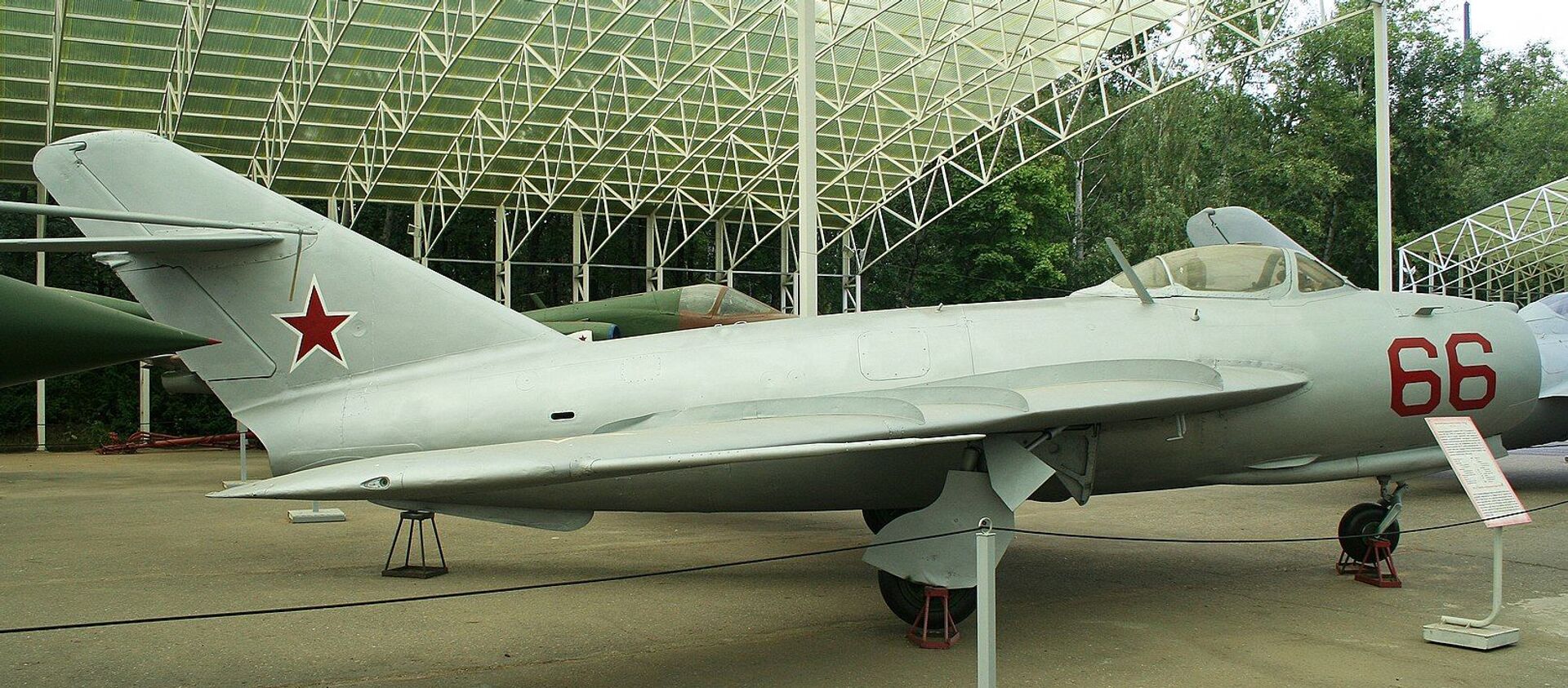 Máy bay chiến đấu MIG-17PF của Liên Xô  - Sputnik Việt Nam, 1920, 03.02.2020