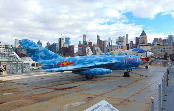 Tại sao Mỹ nhớ lâu tiêm kích huyền thoại MiG-17 của Liên Xô? - Sputnik Việt Nam