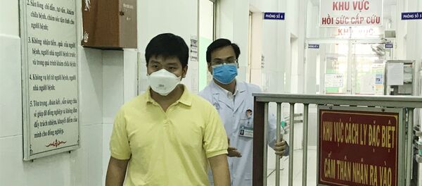 Bệnh nhân Li Zichao (28 tuổi, quốc tịch Trung Quốc) xuất viện ngày 4/2. Bệnh nhân Li Zichao (28 tuổi, quốc tịch Trung Quốc) xuất viện ngày 4/2. - Sputnik Việt Nam