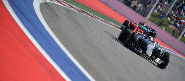 Lewis Hamilton, tay đua của Đội Mercedes  - Sputnik Việt Nam
