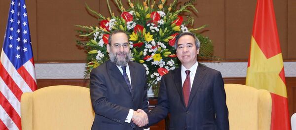 Trưởng Ban Kinh tế Trung ương Nguyễn Văn Bình tiếp Quyền Trợ lý Bộ trưởng Bộ Tài chính Hoa Kỳ - Sputnik Việt Nam