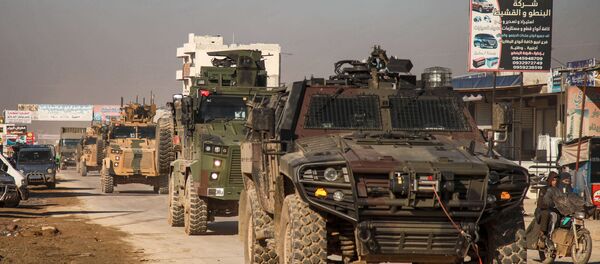 Thổ Nhĩ Kỳ chuyển xe bọc thép tới Idlib - Sputnik Việt Nam