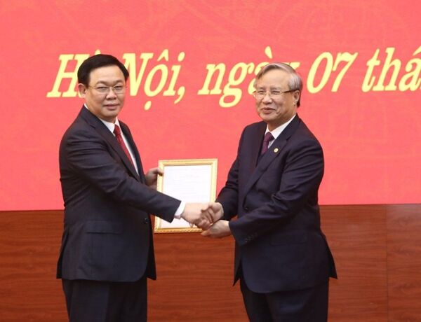 Ông Vương Đình Huệ trở thành Tân Bí thư Thành ủy Hà Nội Ông Vương Đình Huệ trở thành Tân Bí thư Thành ủy Hà Nội - Sputnik Việt Nam