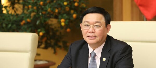 Phó Thủ tướng Vương Đình Huệ phát biểu. Phó Thủ tướng Vương Đình Huệ phát biểu. - Sputnik Việt Nam