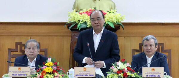 Thủ tướng Nguyễn Xuân Phúc phát biểu tại buổi làm việc - Sputnik Việt Nam