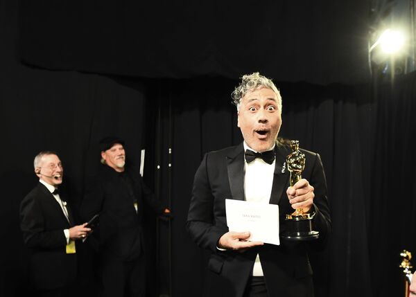 Nhà biên kịch Taika Waititi nhận giải Oscar Kịch bản chuyển thể hay nhất ở Hollywood - Sputnik Việt Nam