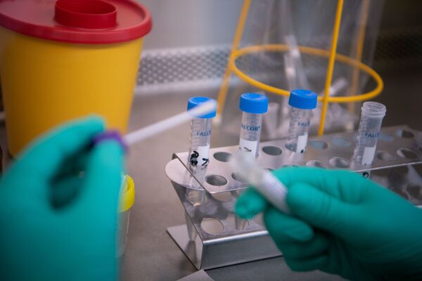 Việt Nam thử nghiệm dùng thuốc kháng HIV/AIDS điều trị coronavirus? Việt Nam thử nghiệm dùng thuốc kháng HIV/AIDS điều trị coronavirus? - Sputnik Việt Nam
