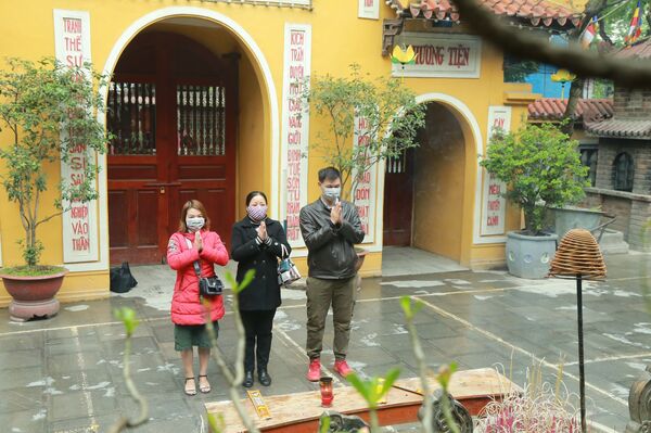 Hóa giải nạn coronavirus như Chùa Ba Vàng là quá mê tín - Sputnik Việt Nam