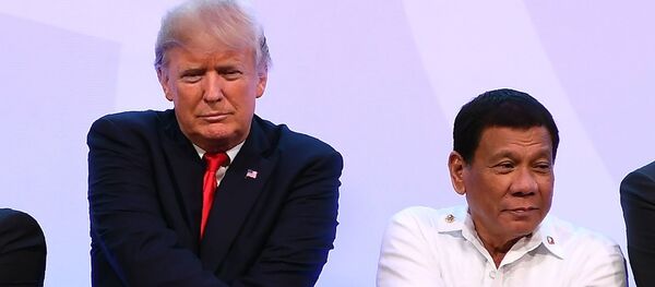 Tổng thống Mỹ Donald Trump trong Cái bắt tay ASEAN tại lễ khai mạc tại Hội nghị thượng đỉnh ASEAN ở Manila, Philippines Tổng thống Mỹ Donald Trump trong Cái bắt tay ASEAN tại lễ khai mạc tại Hội nghị thượng đỉnh ASEAN ở Manila, Philippines - Sputnik Việt Nam
