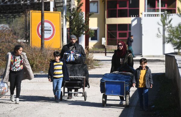 Cuộc sống yên bình: người tị nạn Syria ổn định cuộc sống ở các thành phố được giải phóng - Sputnik Việt Nam