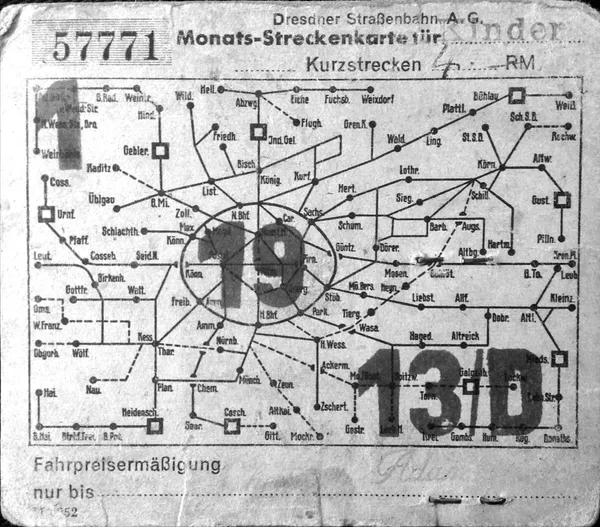 Nhân chứng cho trận ném bom Dresden của Không quân Anh-Mỹ vào năm 1945: “Đây là một tội ác chiến tranh” Nhân chứng cho trận ném bom Dresden của Không quân Anh-Mỹ vào năm 1945: “Đây là một tội ác chiến tranh” - Sputnik Việt Nam