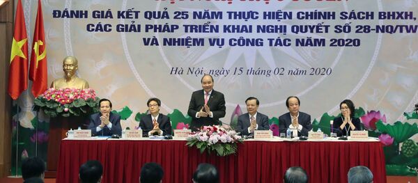 Thủ tướng Nguyễn Xuân Phúc và các đại biểu tham dự hội nghị - Sputnik Việt Nam