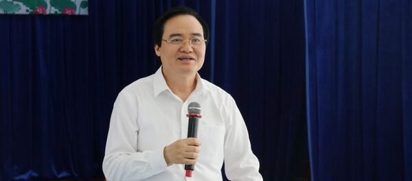 Bộ trưởng Bộ Giáo dục và Đào tạo Phùng Xuân Nhạ phát biểu chỉ đạo tại buổi làm việc - Sputnik Việt Nam