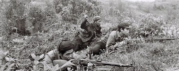 Đạn pháo quân Trung Quốc nã dồn dập vào biên cương - Sputnik Việt Nam