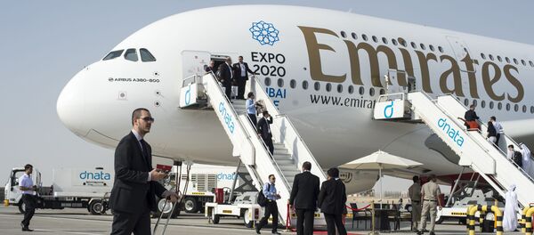 Máy bay chở khách Airbus A380-800 ở Dubai Airshow-2015 - Sputnik Việt Nam