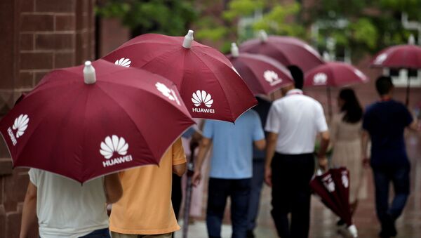 Khách thăm văn phòng Huawei - Sputnik Việt Nam