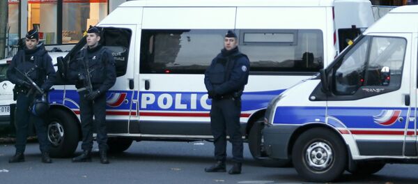 Cảnh sát Pháp đang làm nhiệm vụ - Sputnik Việt Nam