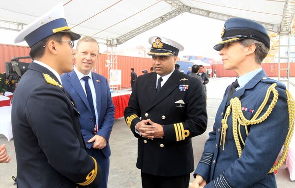 Tàu Hải quân Hoàng gia Anh HMS Enterprise đến Việt Nam - Sputnik Việt Nam