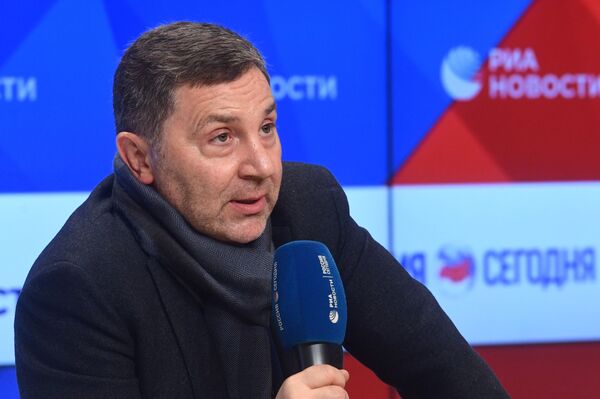 Bộ phim Kalashnikov: câu chuyện tuyệt vời về quá trình sáng chế AK-47 Bộ phim Kalashnikov: câu chuyện tuyệt vời về quá trình sáng chế AK-47 - Sputnik Việt Nam