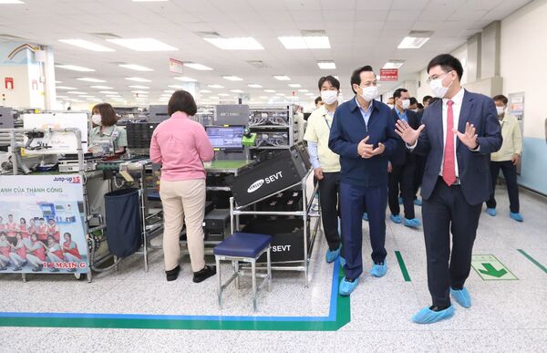 Thế giới điên đảo với Covid-19, Việt Nam làm điều đáng tự hào Thế giới điên đảo với Covid-19, Việt Nam làm điều đáng tự hào - Sputnik Việt Nam
