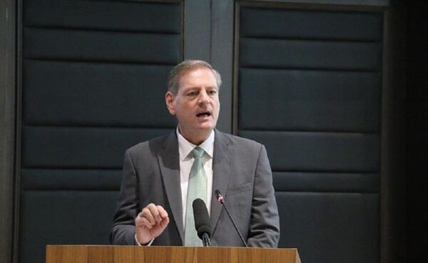 VinFast của tỷ phú Phạm Nhật Vượng mua lại hãng ô tô Holden của Australia? - Sputnik Việt Nam