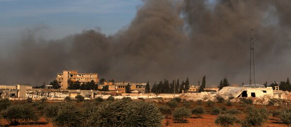 Khói sau khi pháo kích của quân đội Thổ Nhĩ Kỳ lãnh thổ giữa Idlib và Kminas Khói sau khi pháo kích của quân đội Thổ Nhĩ Kỳ lãnh thổ giữa Idlib và Kminas - Sputnik Việt Nam