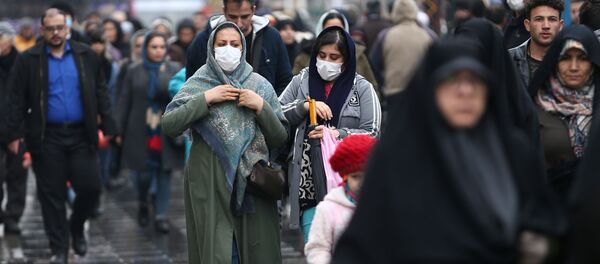 Người Iran đi bộ đeo mặt nạ đường phố Tehran sợ coronavirus Người Iran đi bộ đeo mặt nạ đường phố Tehran sợ coronavirus - Sputnik Việt Nam