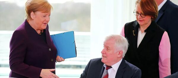 Bộ trưởng Đức từ chối bắt tay Merkel vì coronavirus Bộ trưởng Đức từ chối bắt tay Merkel vì coronavirus - Sputnik Việt Nam