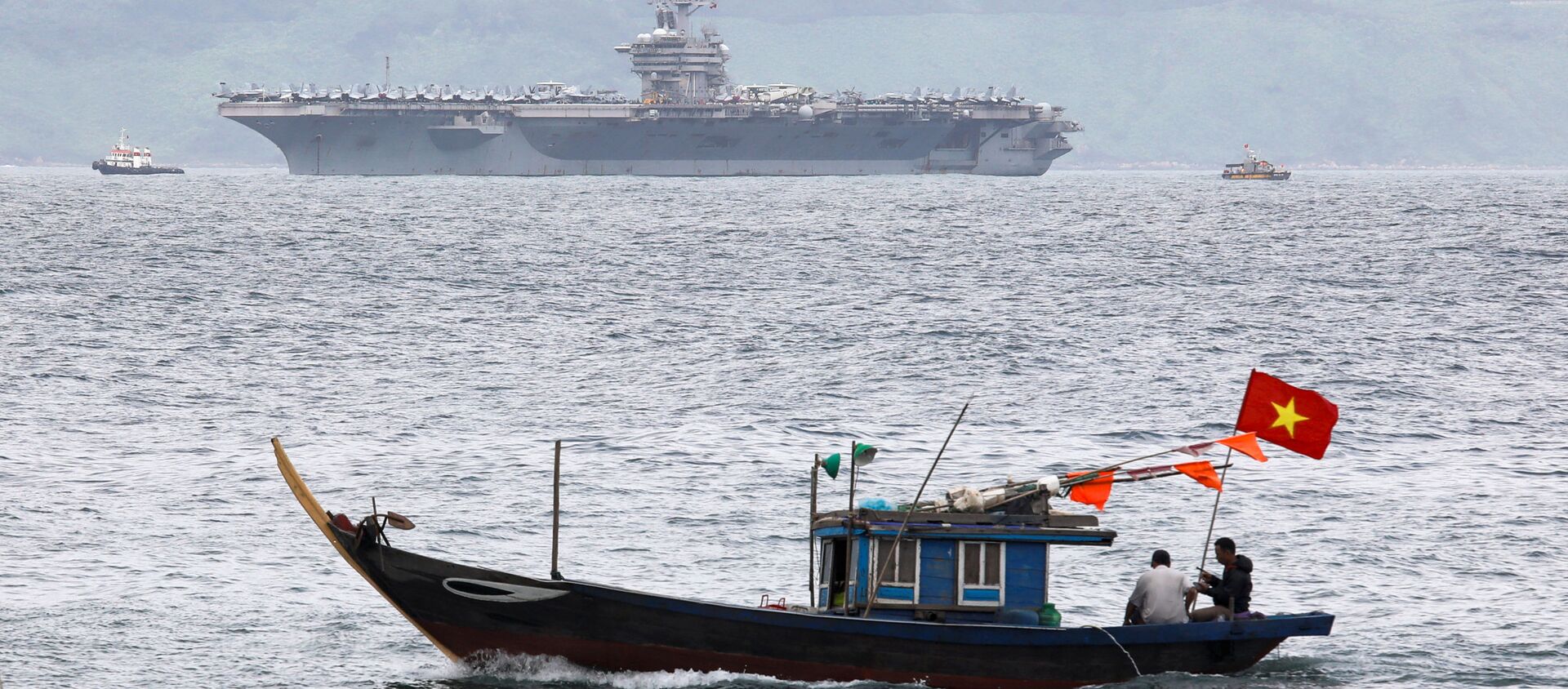 Tàu sân bay USS Theodore Roosevelt của Mỹ đã cập cảng Đà Nẵng - Sputnik Việt Nam, 1920, 14.03.2020