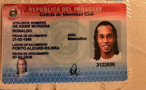 Ronaldinho tiếp tục bị giam giữ ở Paraguay theo lệnh của tòa án - Sputnik Việt Nam