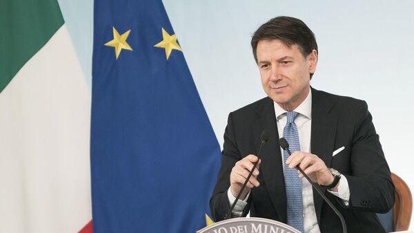 Thủ tướng, Giuseppe Conte, trong một cuộc họp báo ở cuối Hội đồng Bộ trưởng - Sputnik Việt Nam